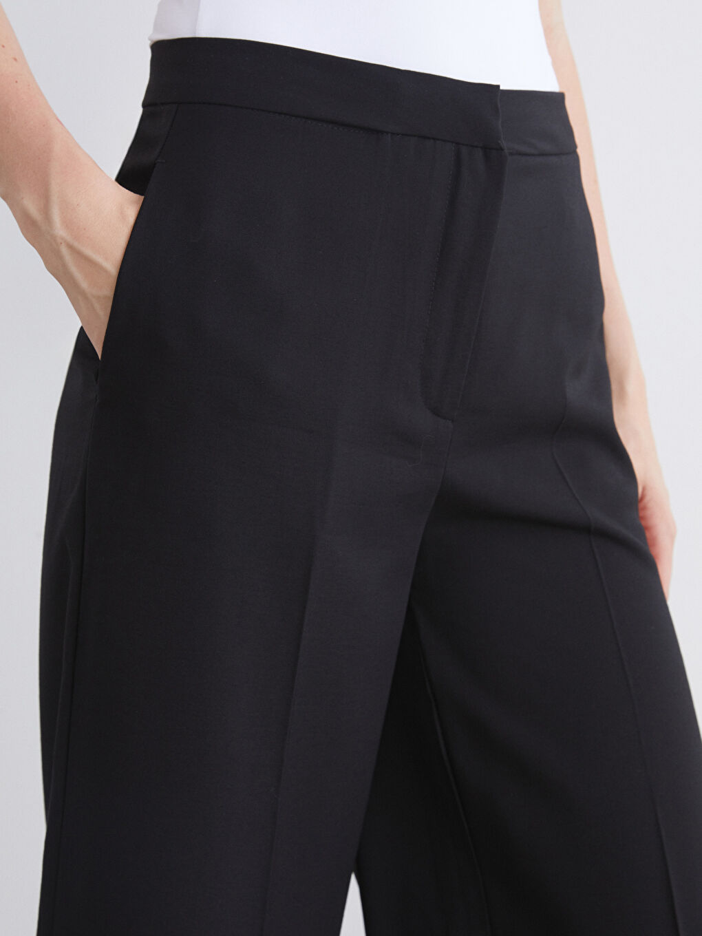 Siyah Standart Fit Kadın Kapri-2