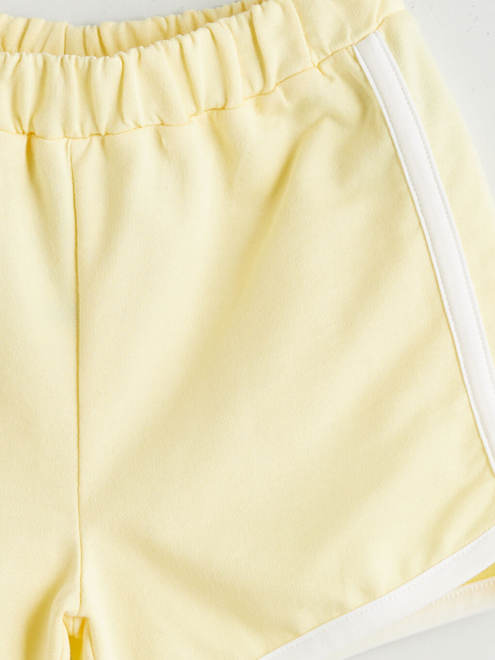Sarı Beli Lastikli Kız Çocuk Şort-1