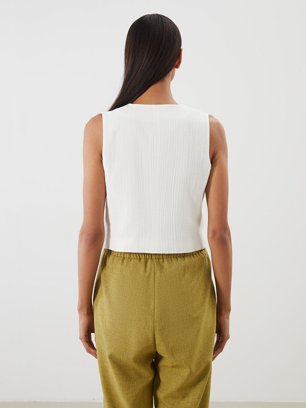 Beyaz V Yaka Dokulu Fiyonklu Kadın Klasik Yelek-3