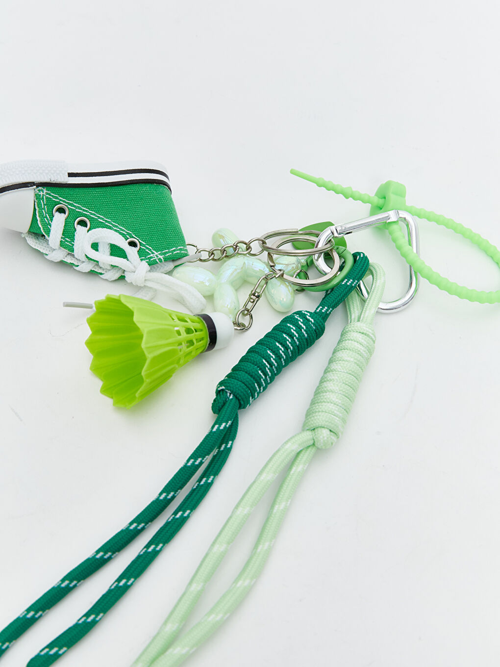 سلسلة مفاتيح نساء-1