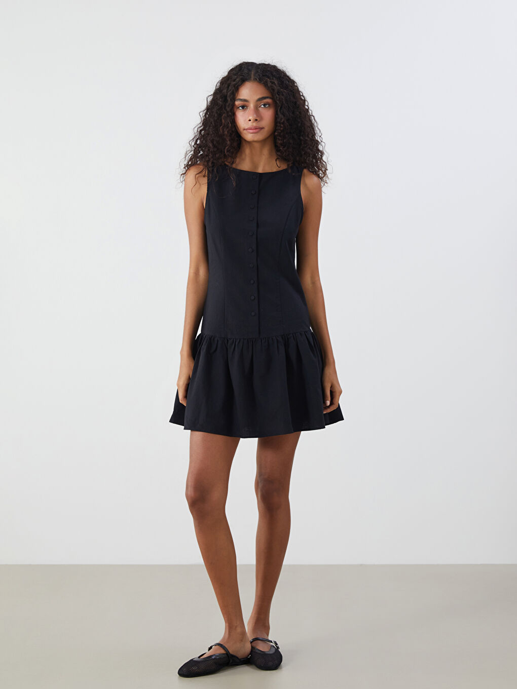 Siyah Bisiklet Yaka Keten Karışımlı Katkat Elbise