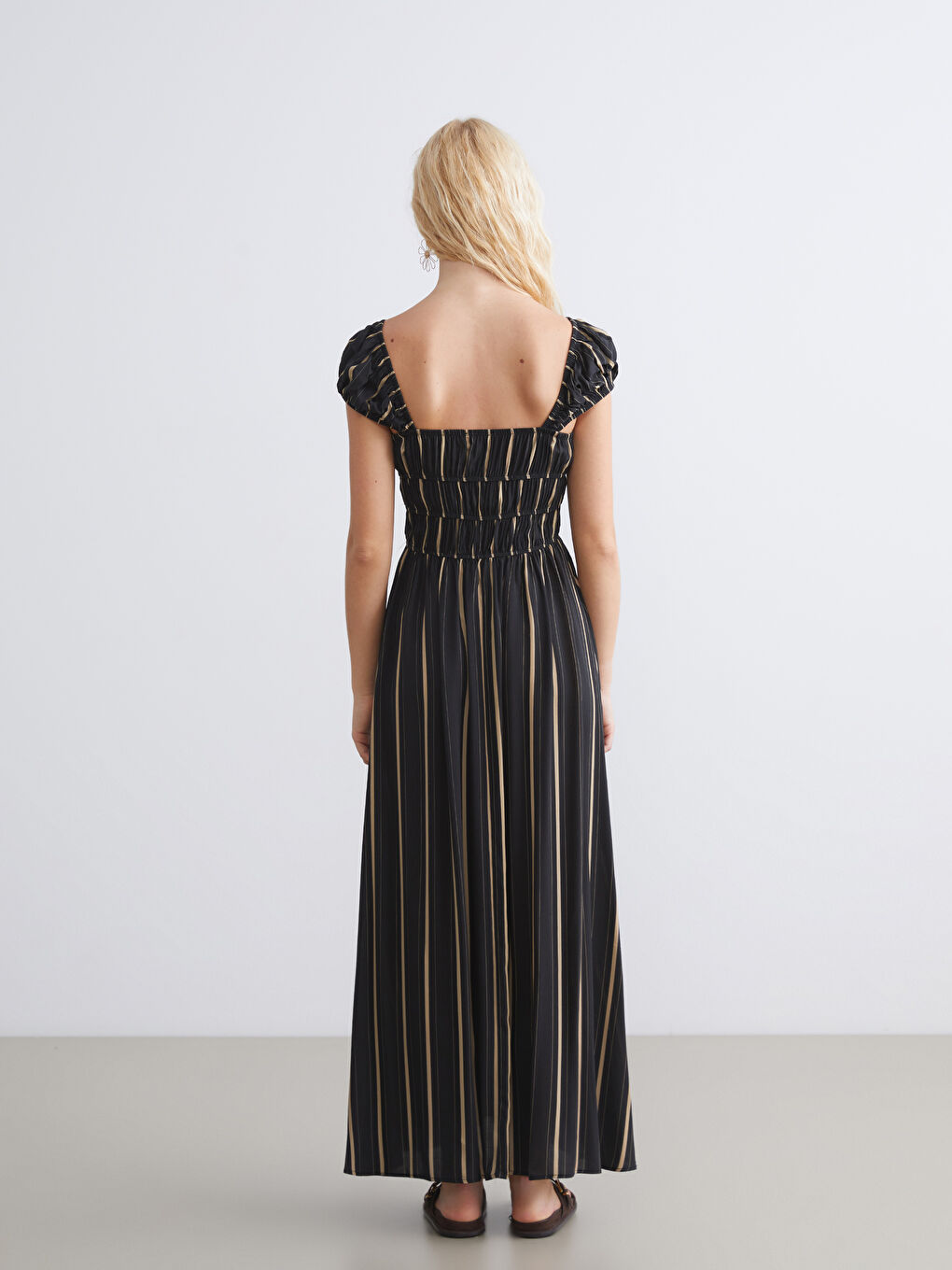 Siyah Kare Yaka Çizgili Elbise-3