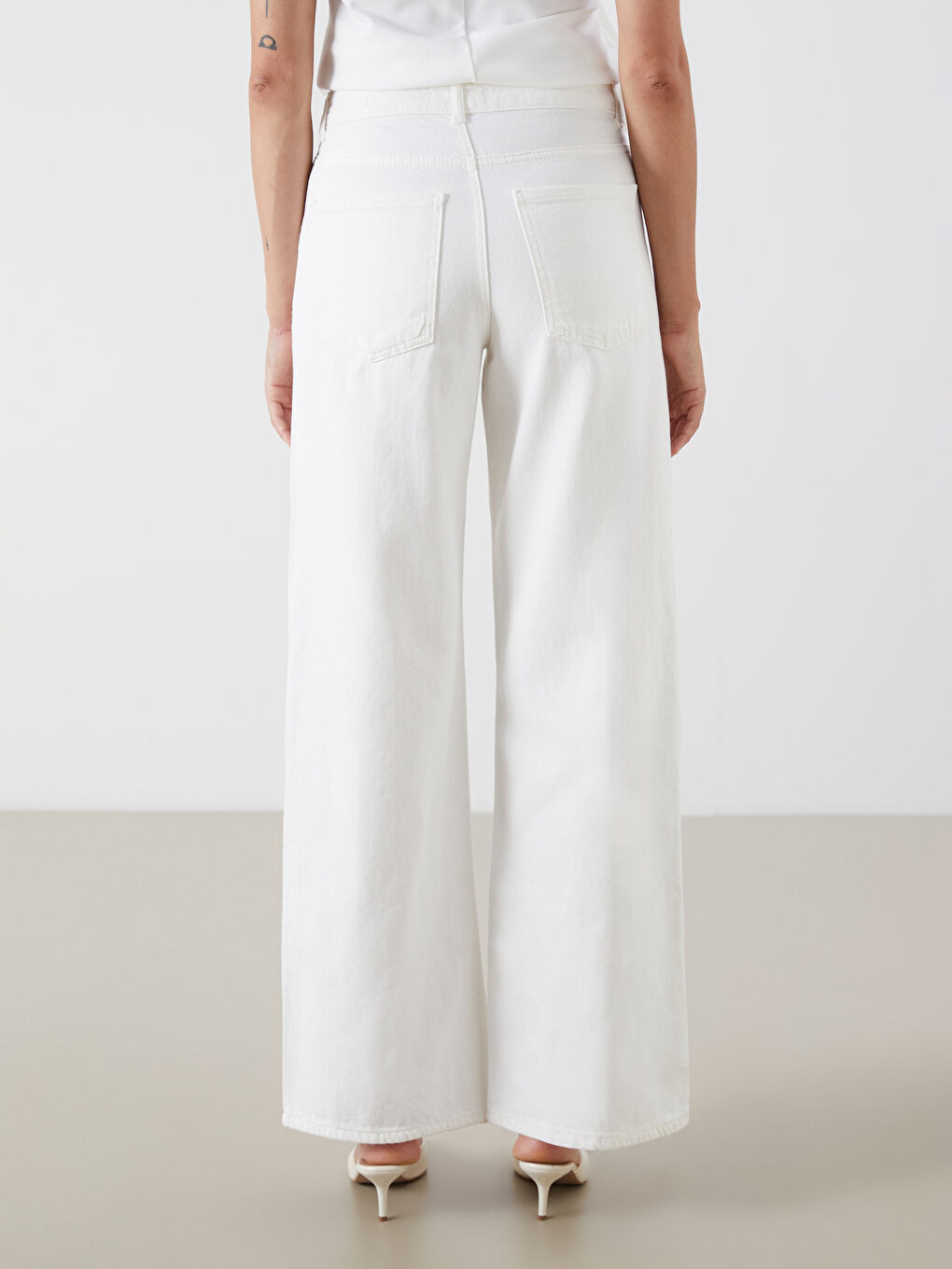 جينز واسع للسيدات-3