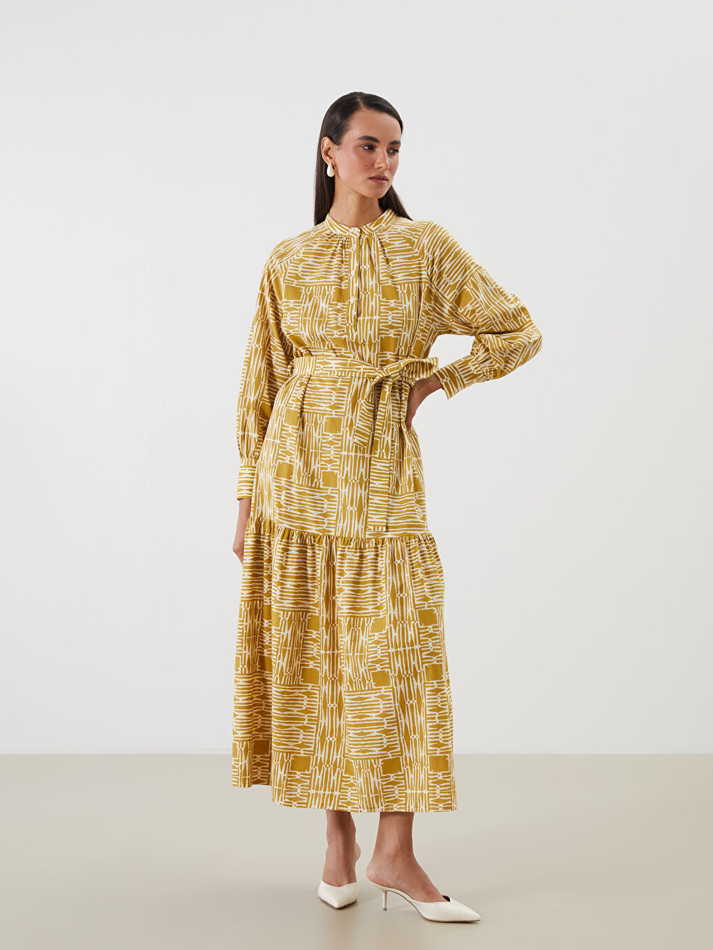 فستان منقوش بياقة مندرين-1