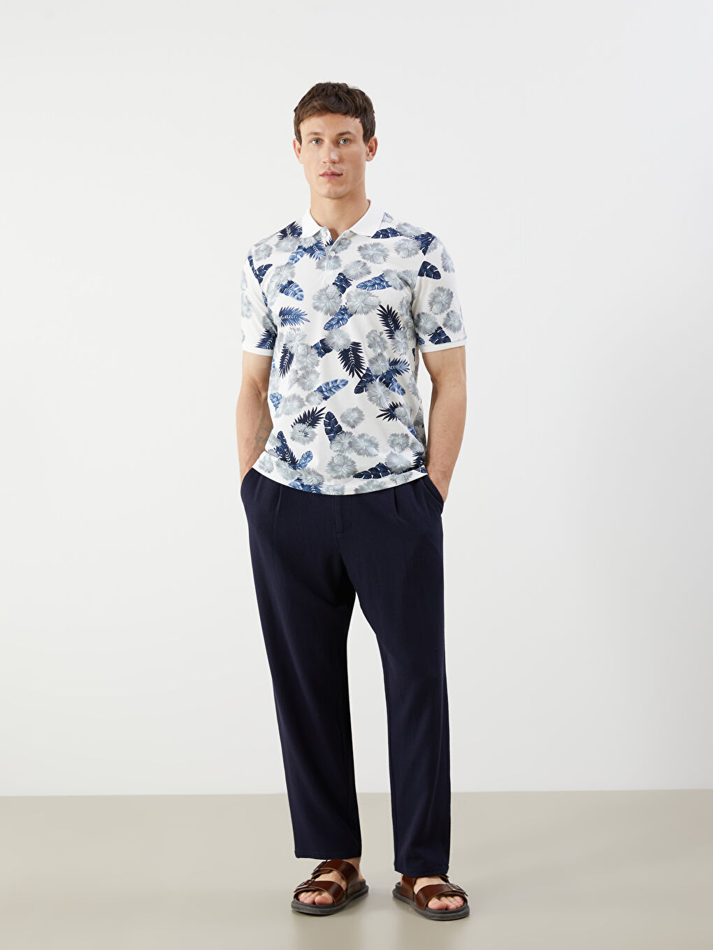 Beyaz Polo Yaka Desenli Pike Erkek Tişört-1