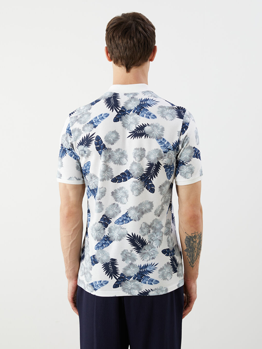 Beyaz Polo Yaka Desenli Pike Erkek Tişört-3