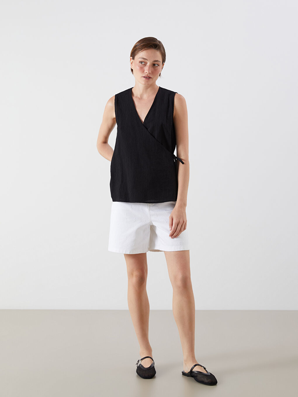 Siyah Kruvaze Yaka Dokulu Bluz-1