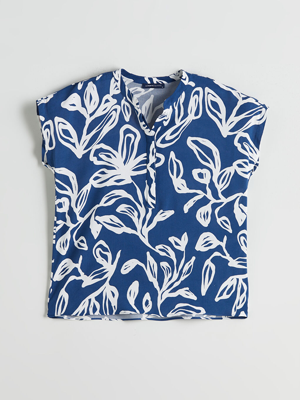LCWAIKIKI Classic Notch Neck Floral Blouse -S5RE31Z8-LQQ
