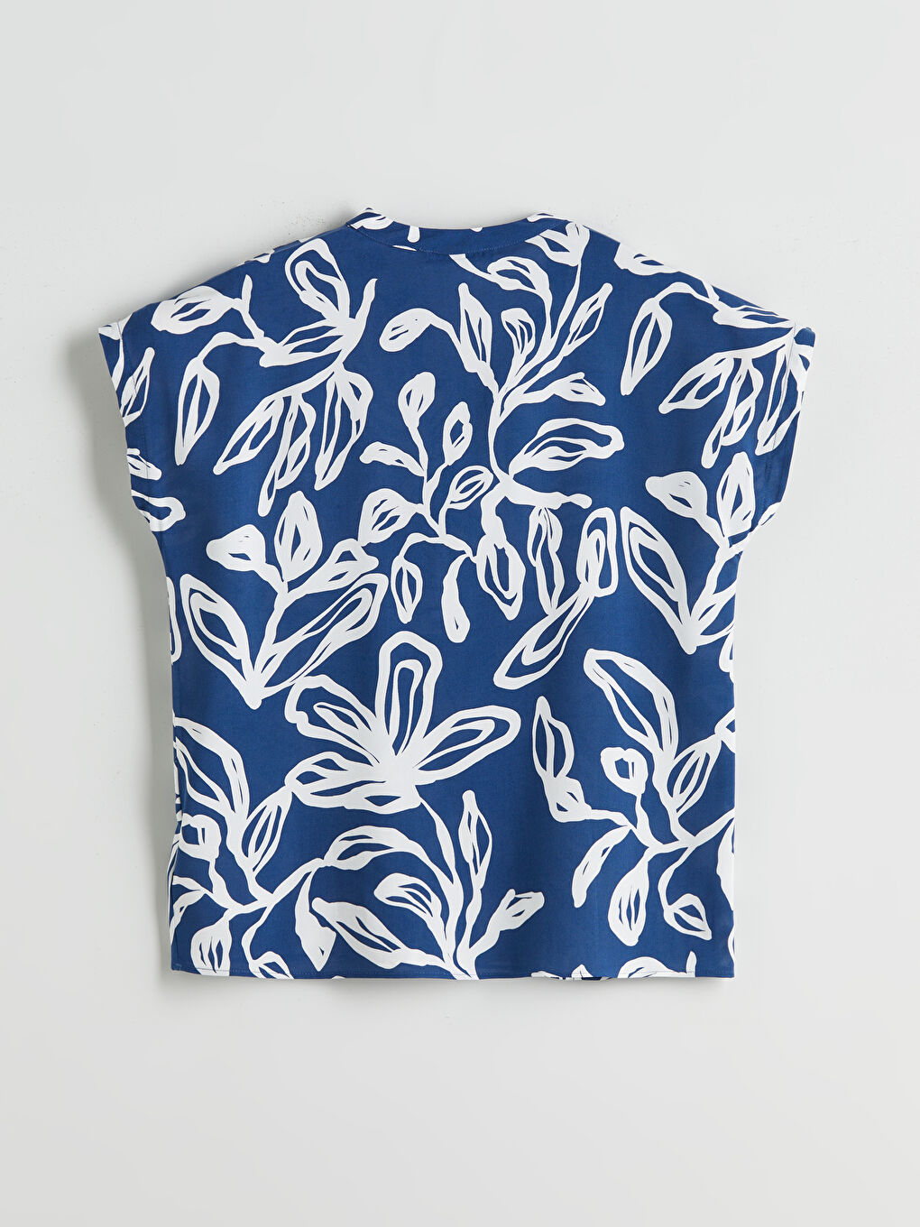 LCWAIKIKI Classic Notch Neck Floral Blouse -S5RE31Z8-LQQ
