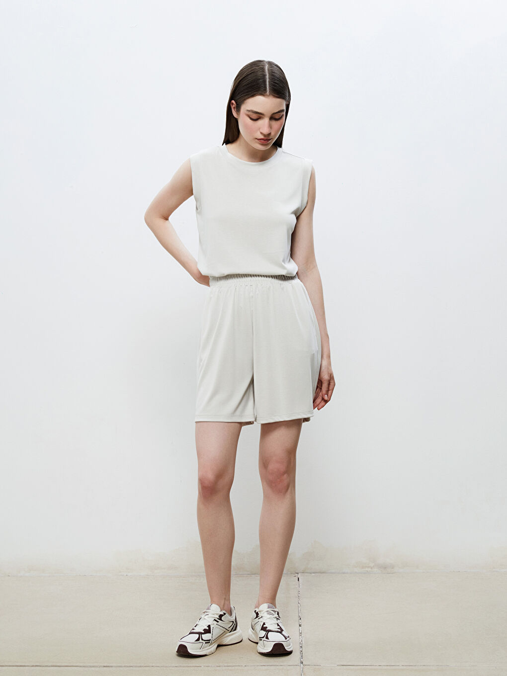 Bej Bisiklet Yaka Modal Karışımlı Kadın Atlet-1