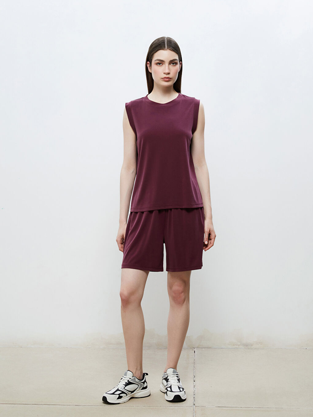 Bordo Bisiklet Yaka Modal Karışımlı Kadın Atlet-1