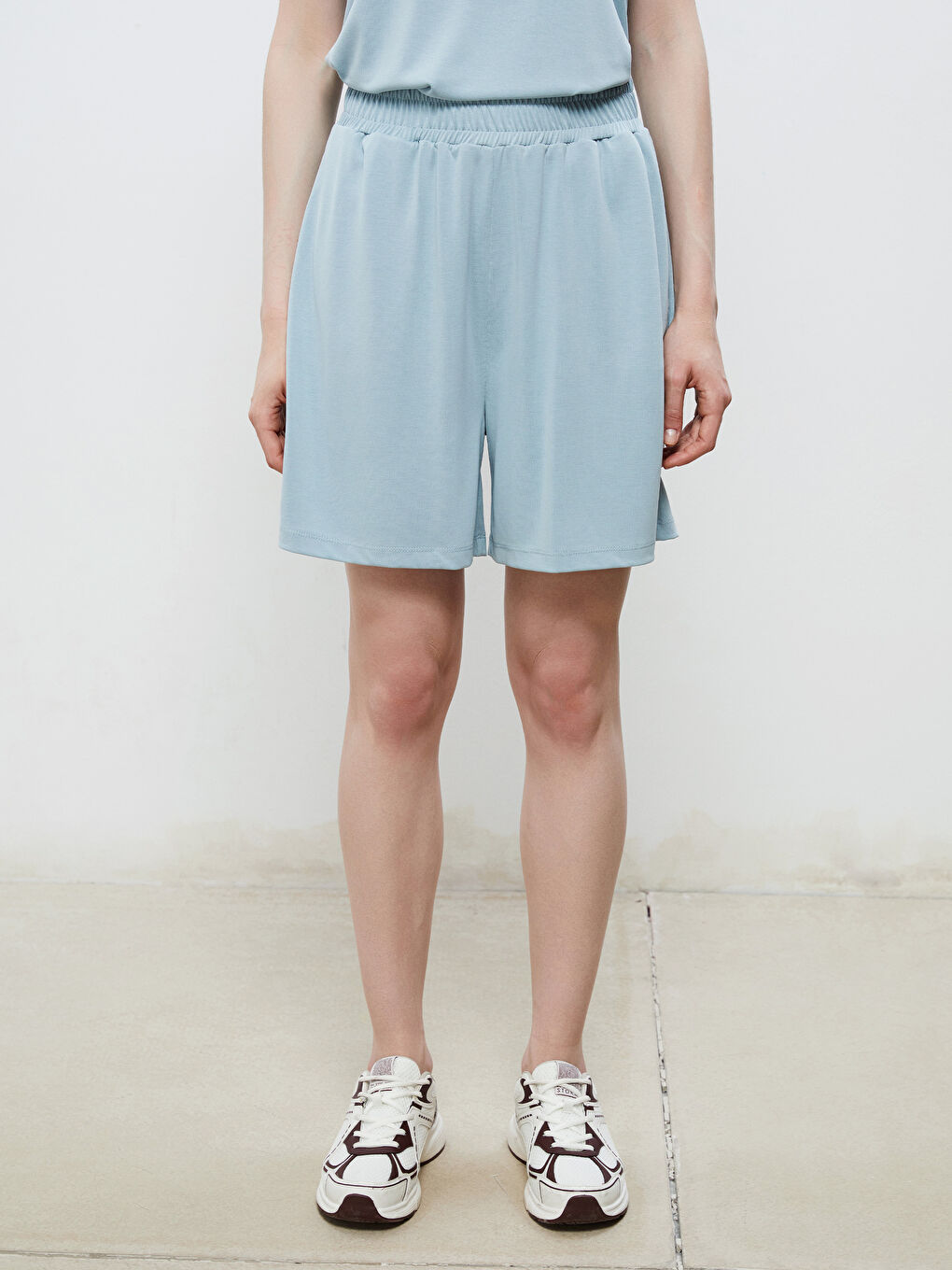 Mavi Beli Lastikli Modal Karışımlı Kadın Şort-1