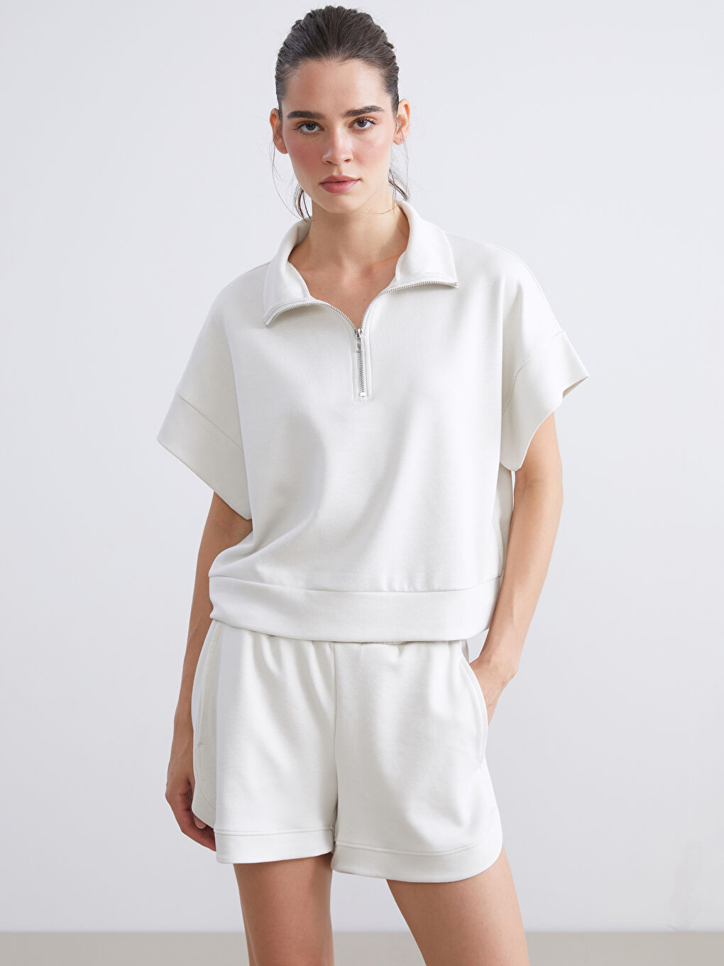 Bej Dik Yaka Oversize Kadın Sweatshirt