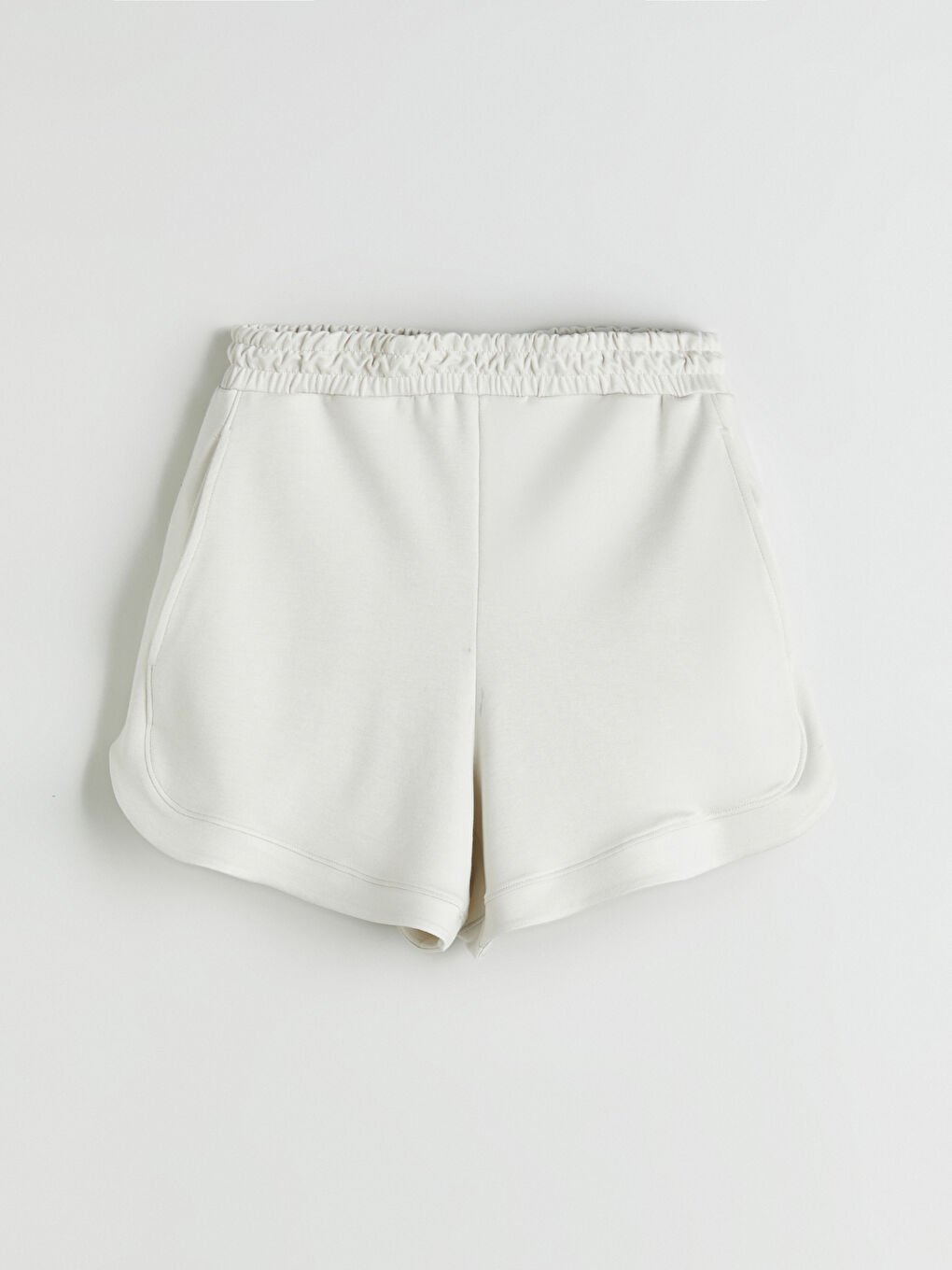 Bej Beli Lastikli Kadın Şort-4