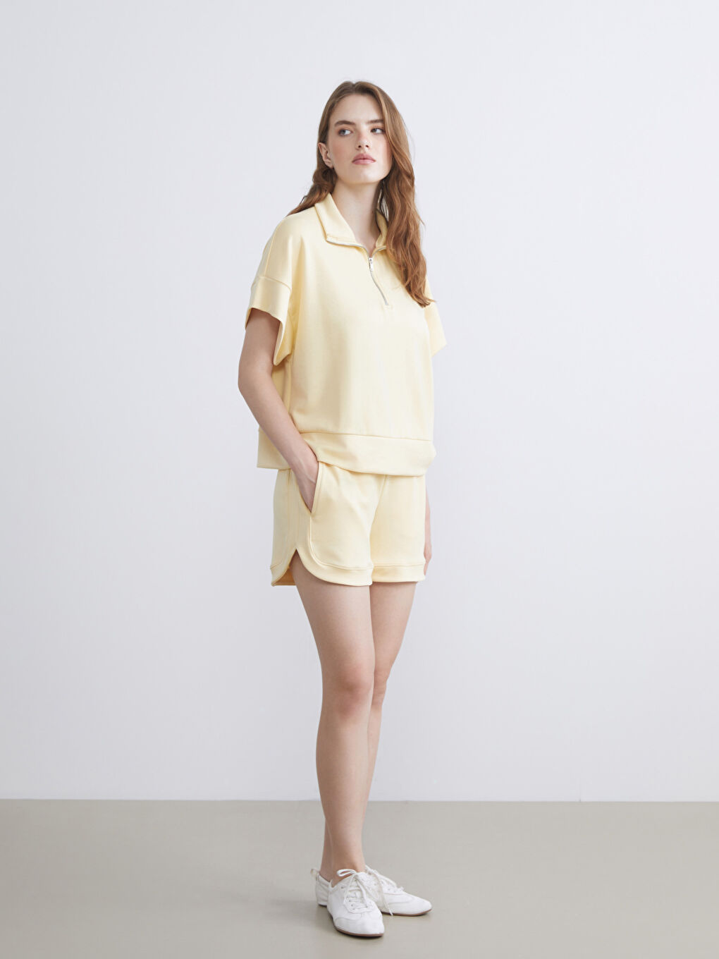 Sarı Beli Lastikli Kadın Şort