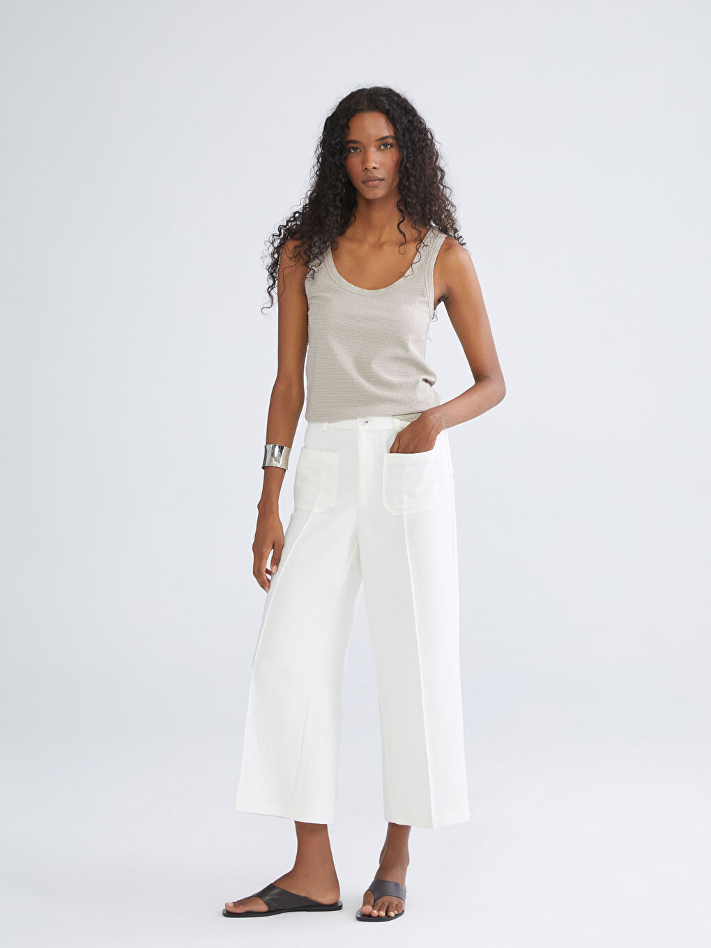 Ekru Dar Fit Geniş Paça Kadın Pantolon