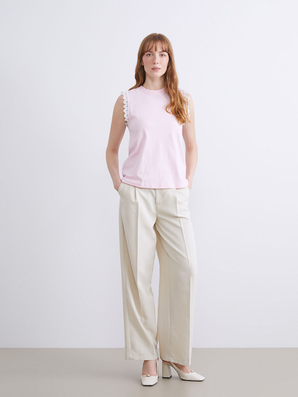 Pembe Bisiklet Yaka Dantel Detaylı Bluz-1