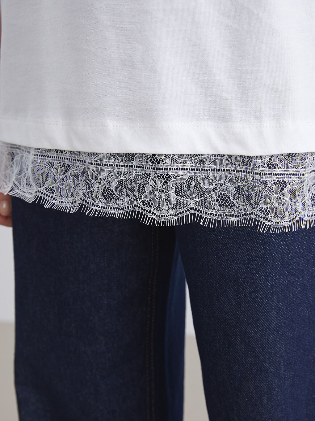 LCW Comfort Crew Neck Lace Detail Women's T-Shirt -S5RE99Z8-Q6K