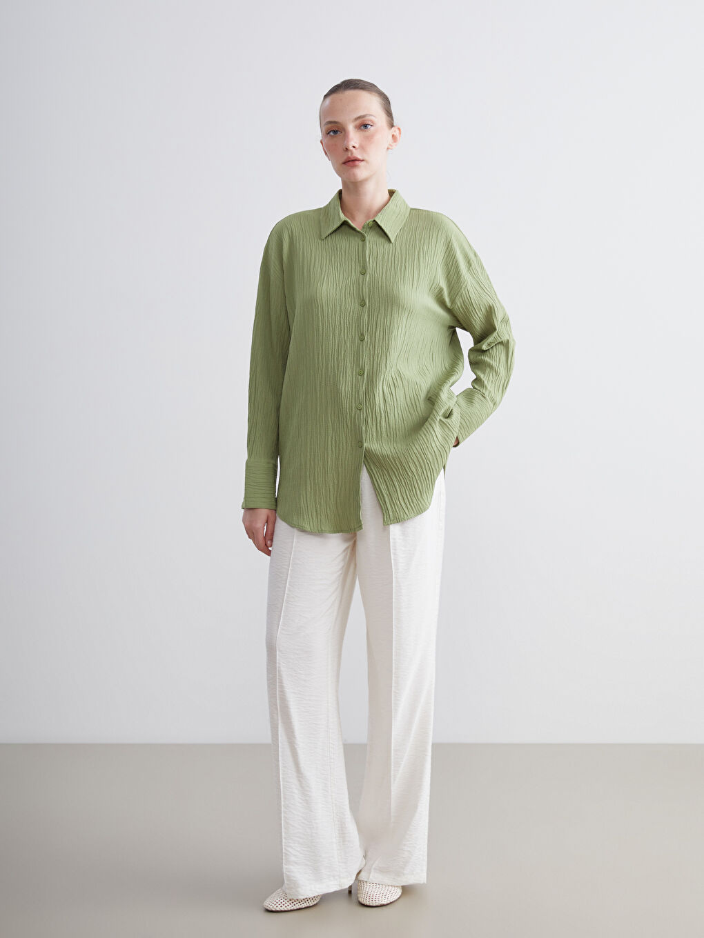 LCWAIKIKI Classic Textured Oversize Women's Shirt -S5RF64Z8-92D