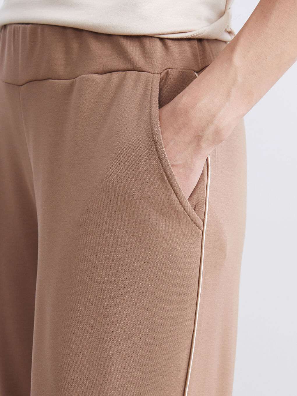 بنطلون رياضي واسع الأرجل بخصر مرن للسيدات-2