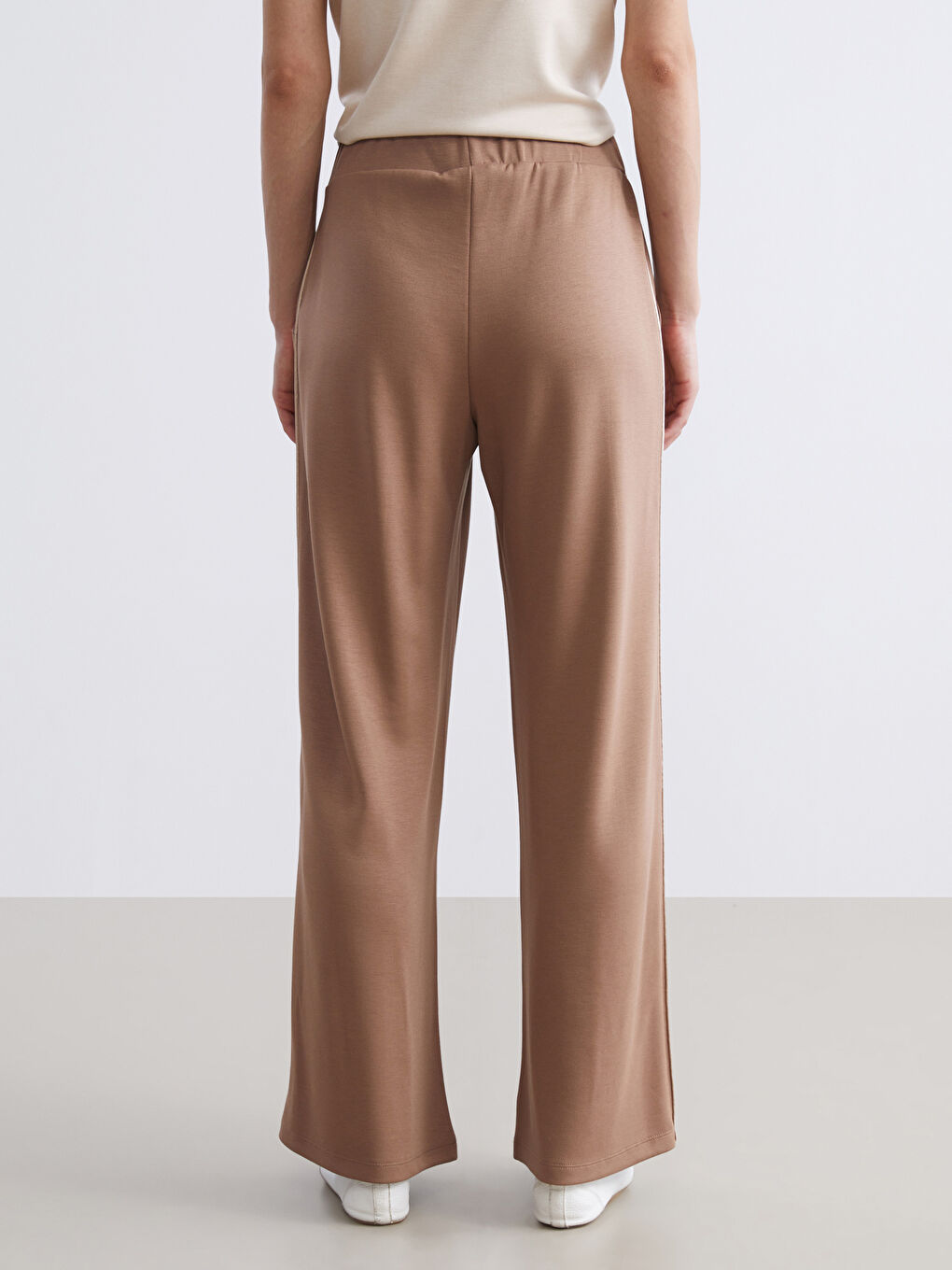 بنطلون رياضي واسع الأرجل بخصر مرن للسيدات-3