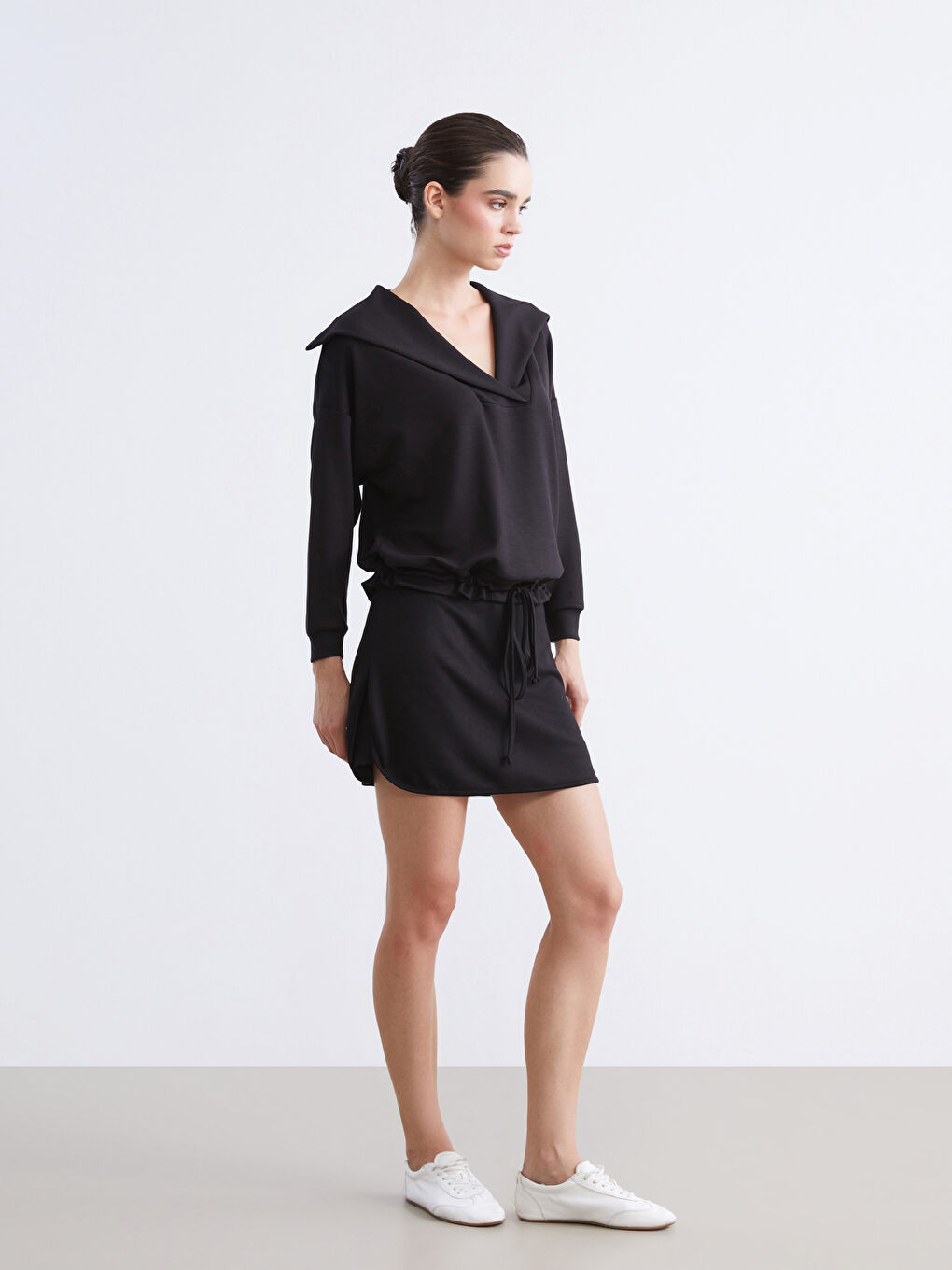 Siyah Beli Lastikli Spor Şort Etek