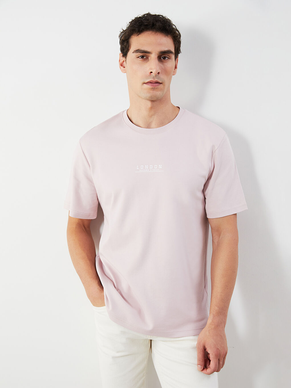 تیشێرتی پیاوانی یاخە خڕی چاپکراو