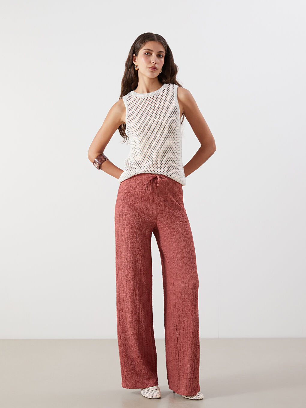 Ekru Bisiklet Yaka Ajurlu Kadın Triko Atlet-1