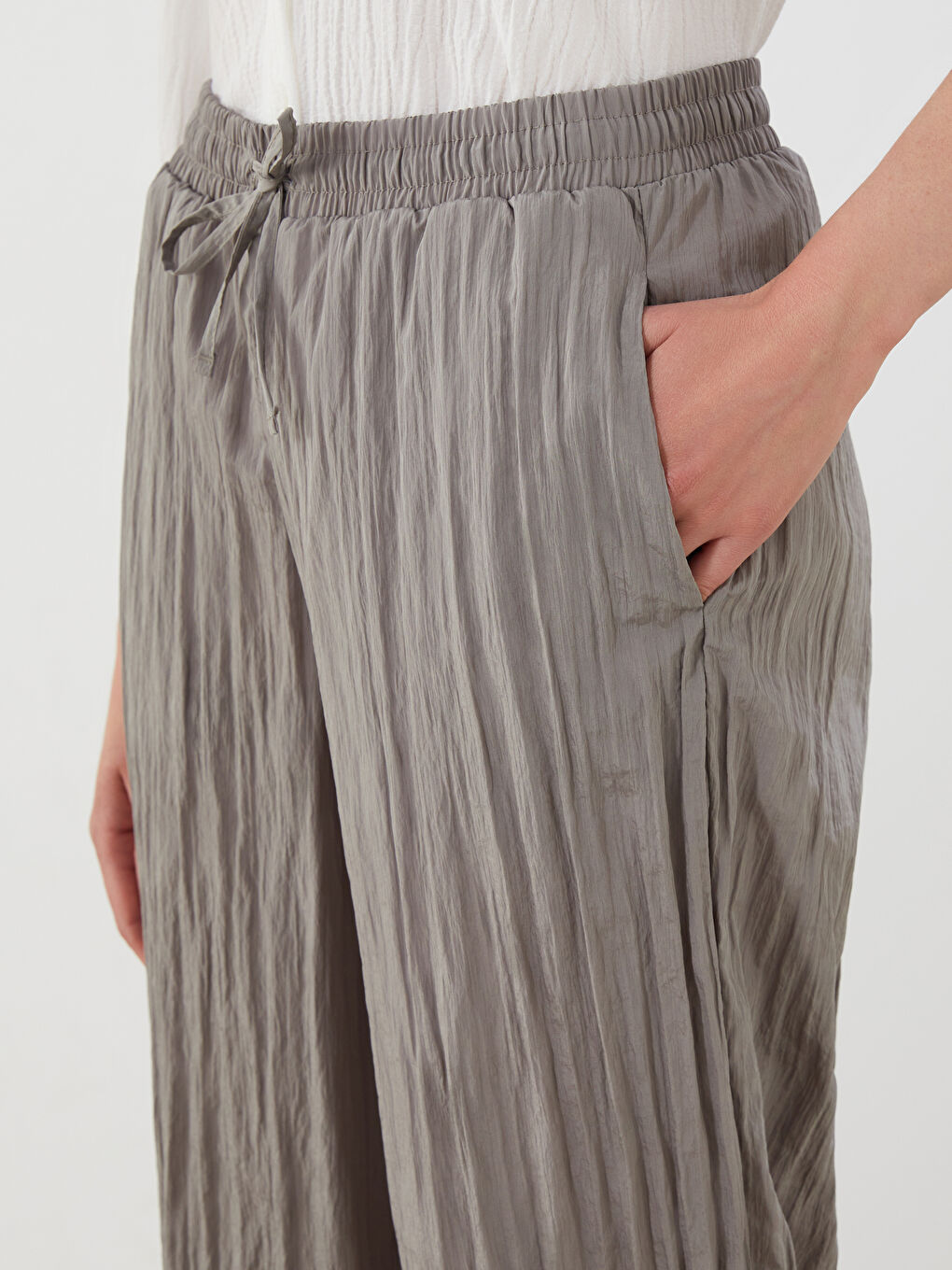 LCWAIKIKI Classic Elasticated Waist Textured Wide Leg Women's Trousers -S5RG04Z8-10O