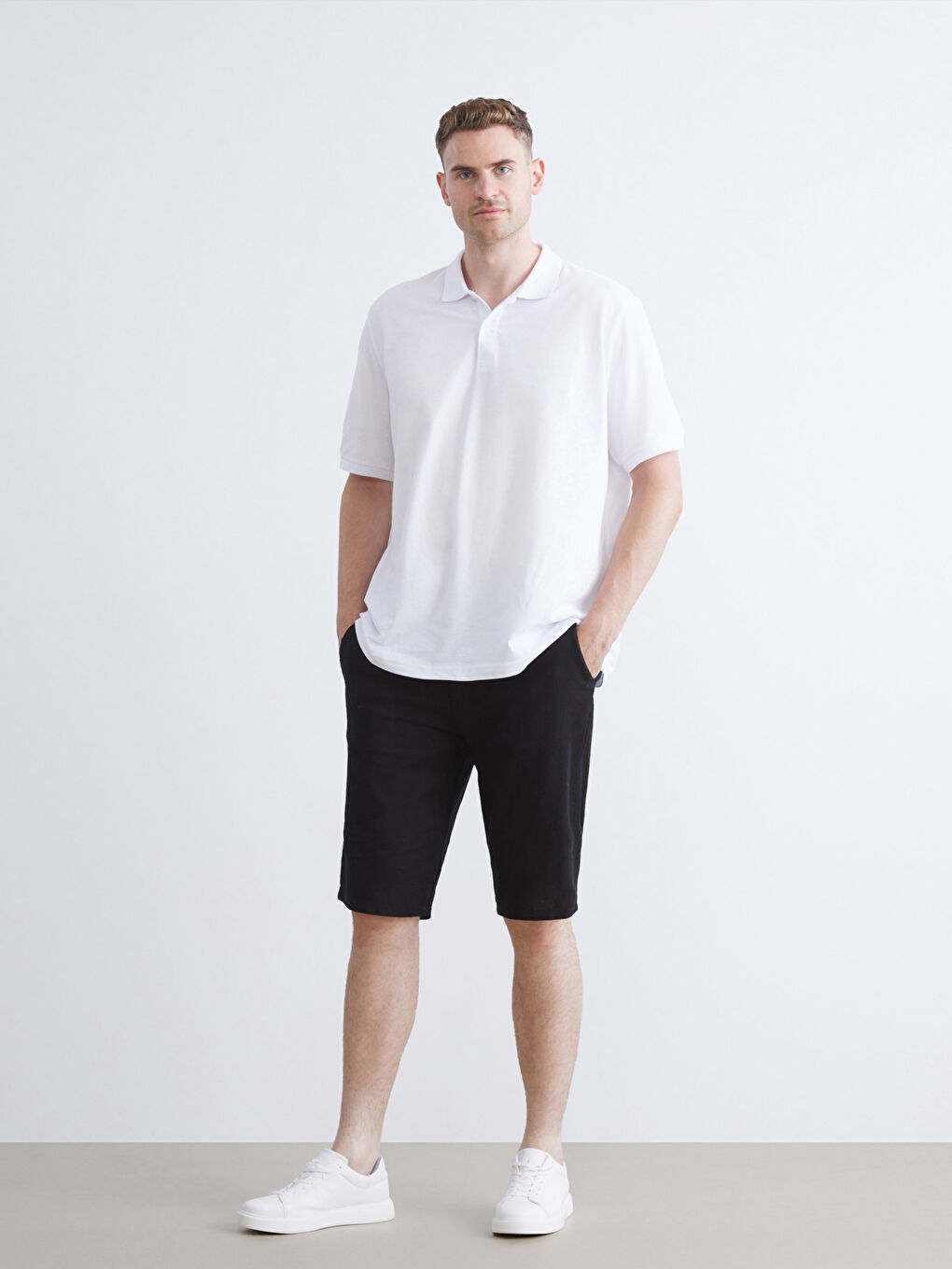 Siyah Standart Kalıp Poplin Erkek Şort