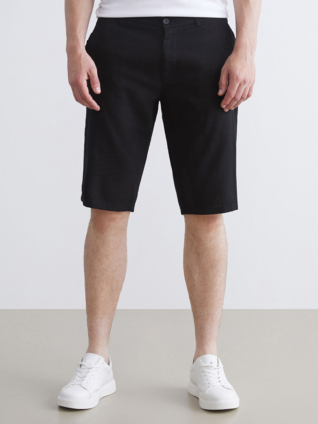 Siyah Standart Kalıp Poplin Erkek Şort-1