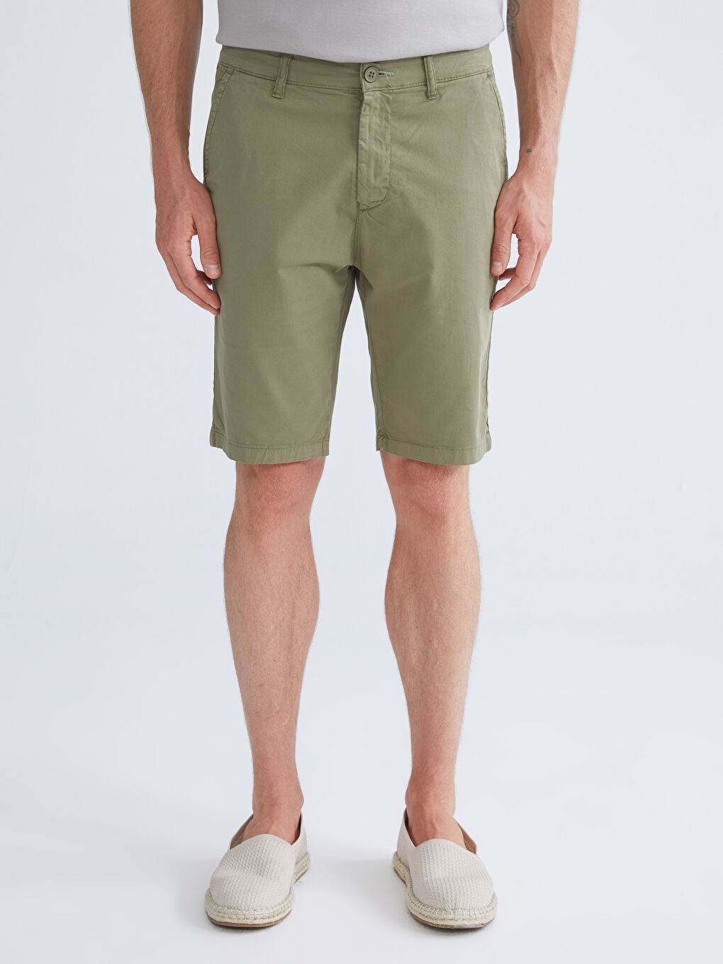 Haki Standart Kalıp Gabardin Erkek Şort-1
