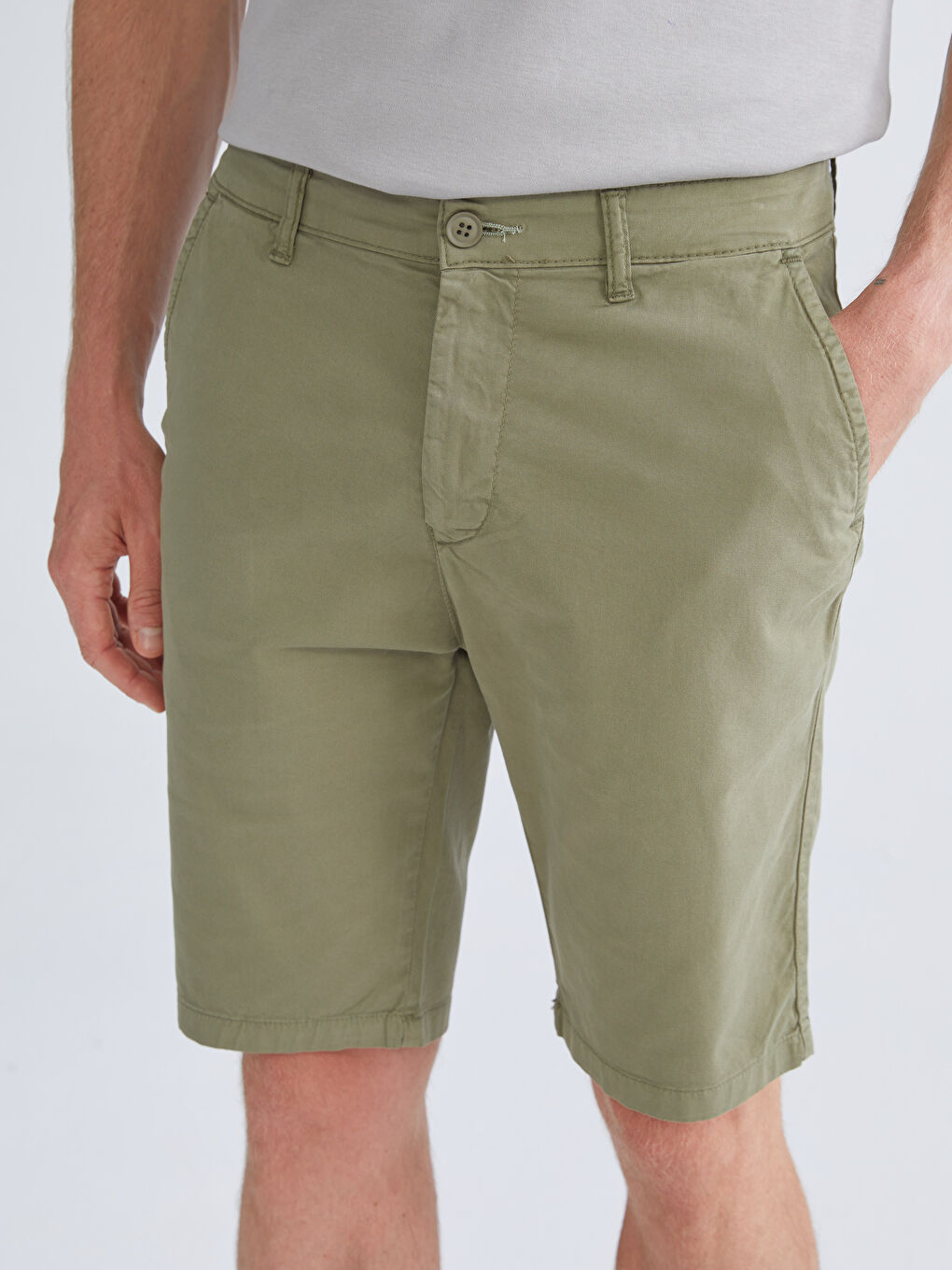 Haki Standart Kalıp Gabardin Erkek Şort-2