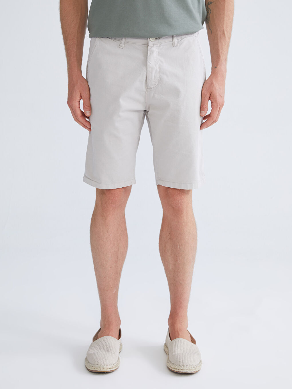 Bej Standart Kalıp Gabardin Erkek Şort-1