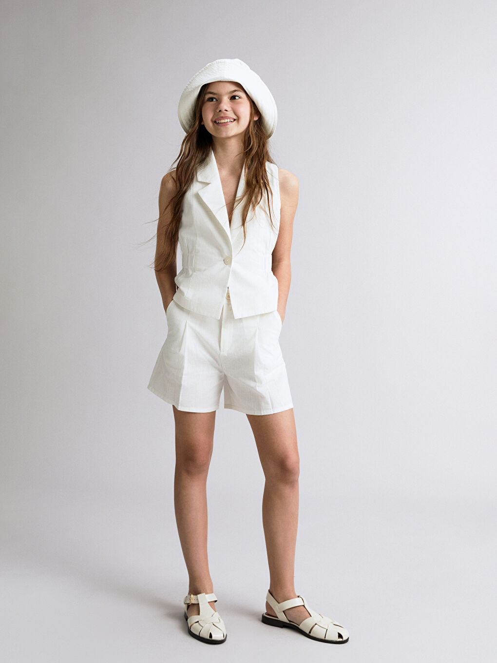 Girl WHITE Shorts -S5RG79Z4-Q6K
