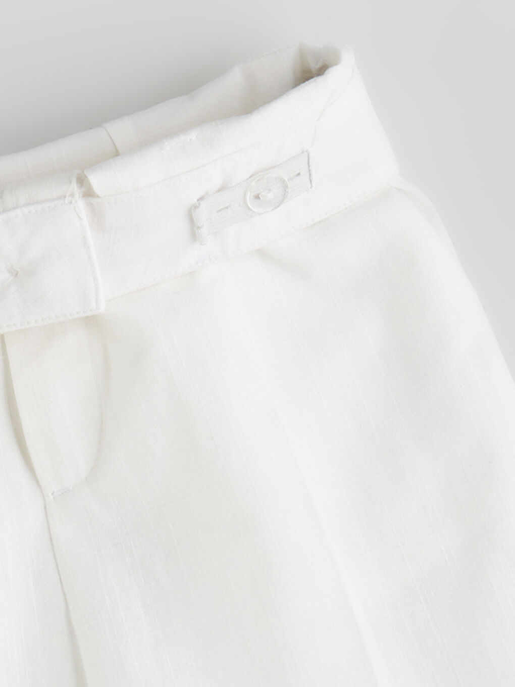 Girl WHITE Shorts -S5RG79Z4-Q6K