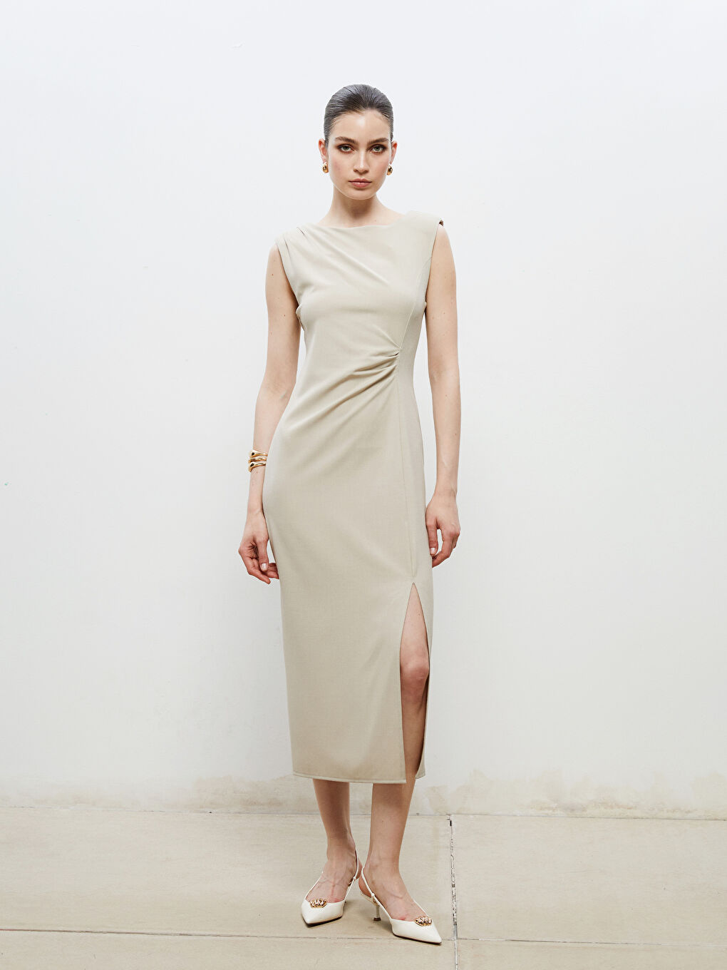 Bej Bisiklet Yaka Büzgülü Elbise
