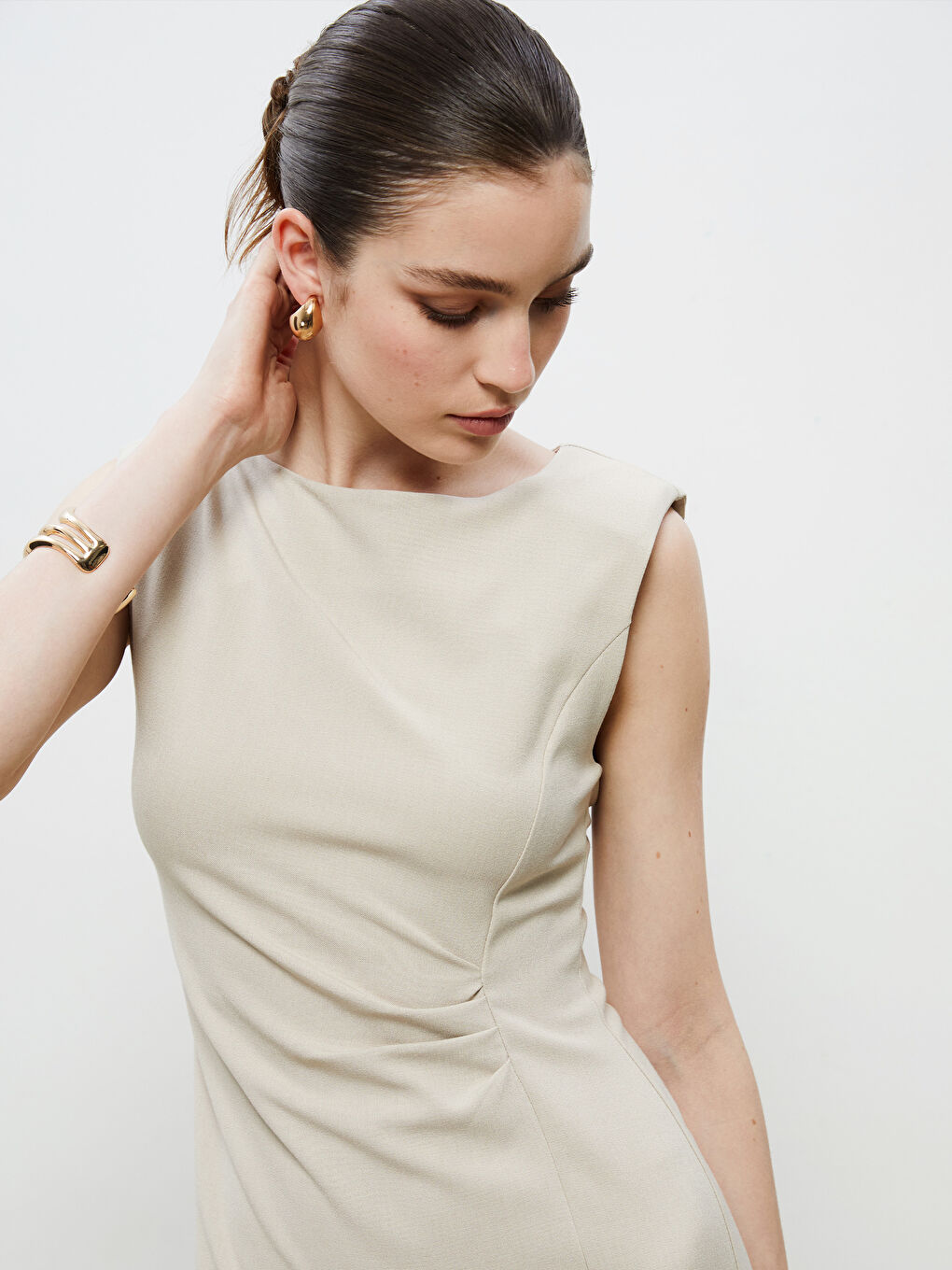 Bej Bisiklet Yaka Büzgülü Elbise-1