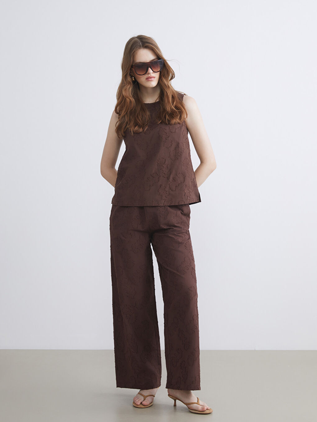 Kahverengi Beli Lastikli Kendinden Desenli Kadın Pantolon-3