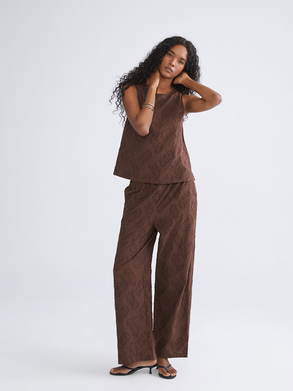 Kahverengi Beli Lastikli Kendinden Desenli Kadın Pantolon-1