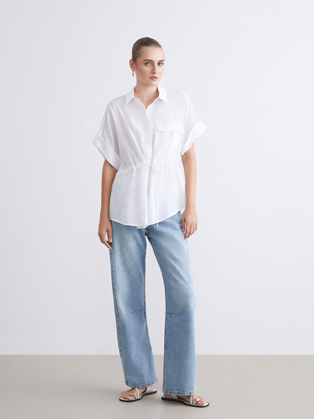 Beyaz Modal Karışımlı Oversize Kadın Gömlek-1