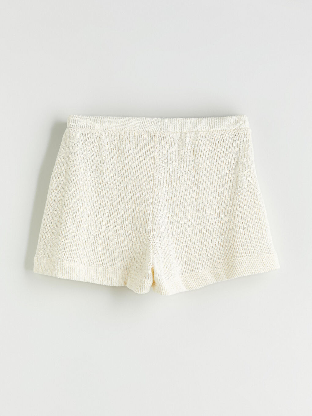 Ekru Beli Lastikli Dokulu Kadın Şort-5