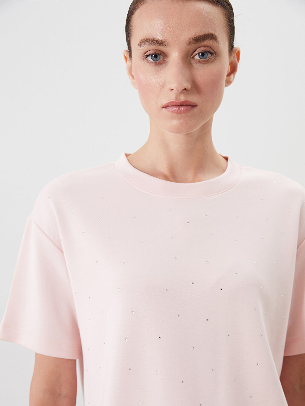 Pembe Bisiklet Yaka Taşlı Kadın Tişört-2