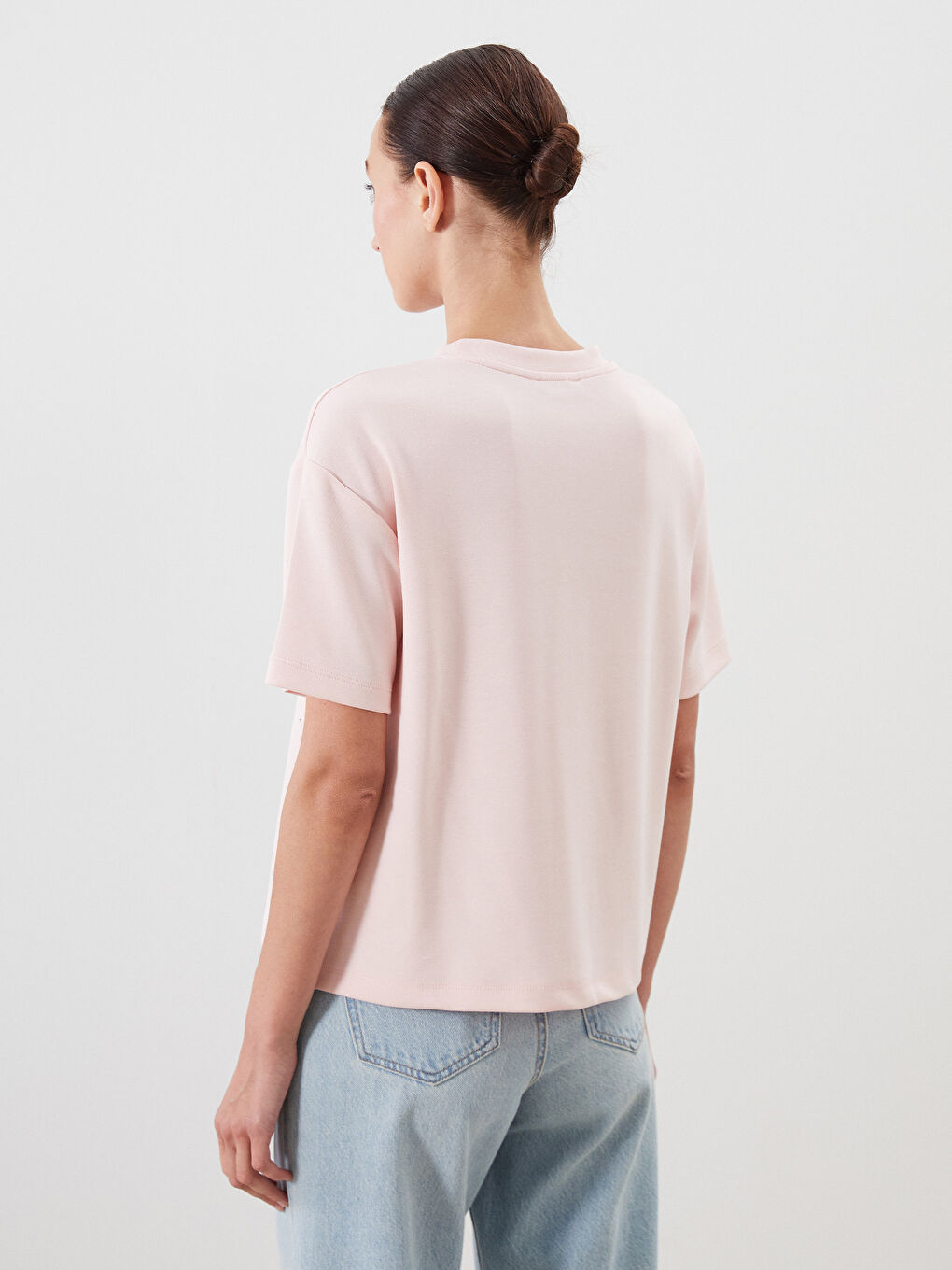 Pembe Bisiklet Yaka Taşlı Kadın Tişört-3