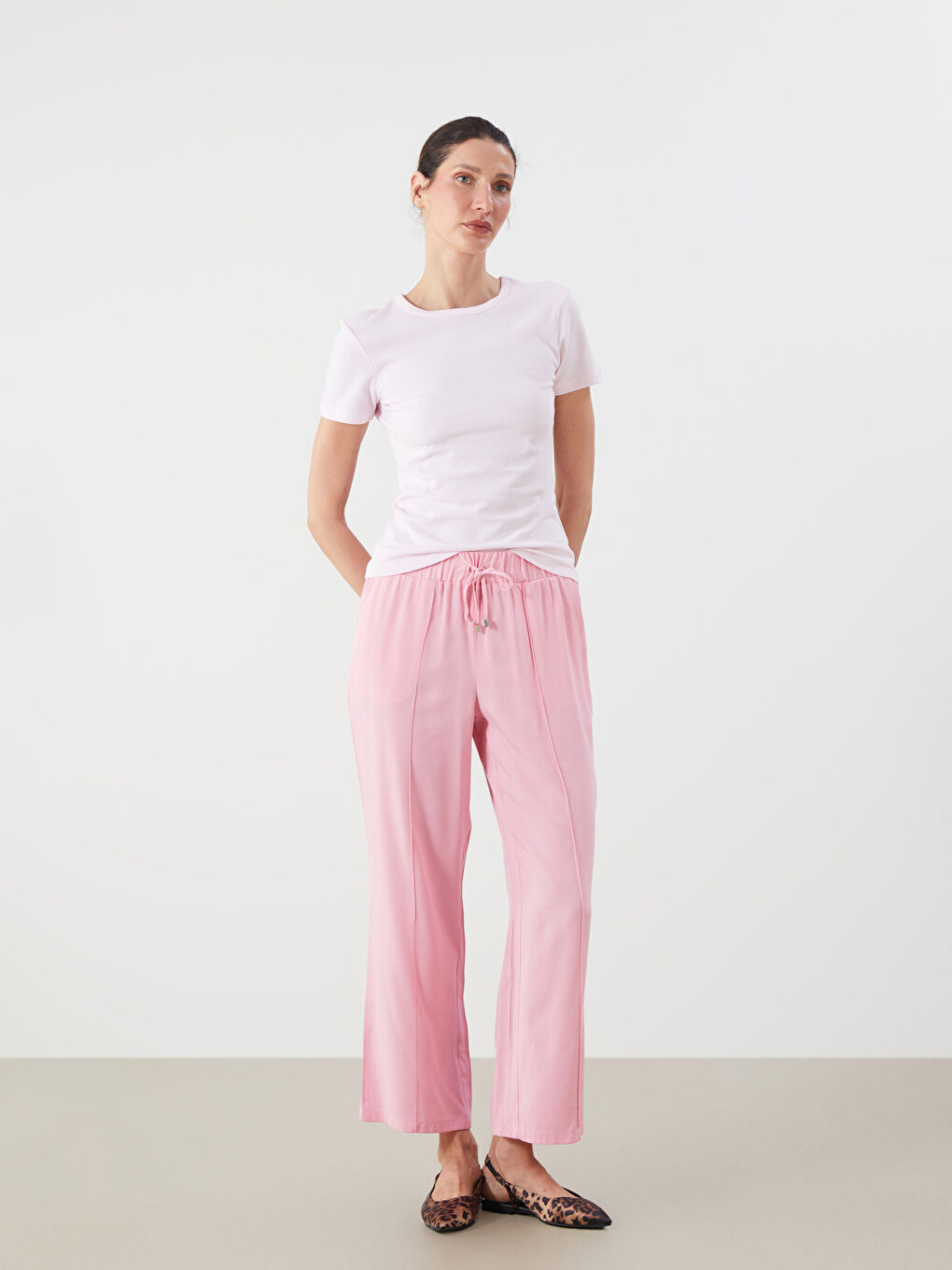 LCWAIKIKI Classic Elastic Waist Wide Leg Women's Trousers -S5RI20Z8-ZN6