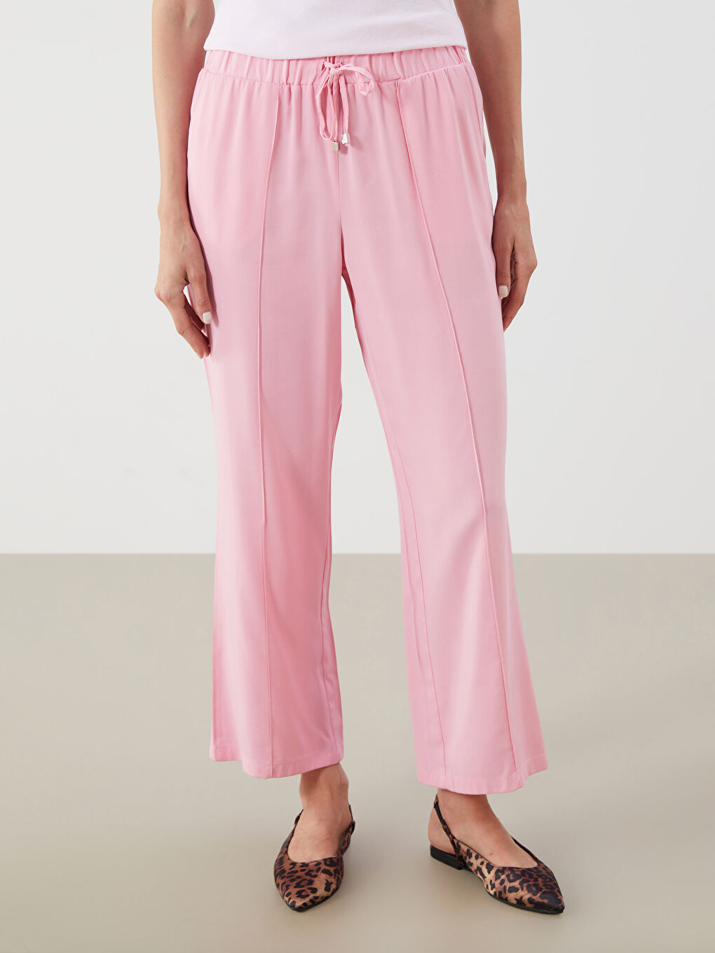 LCWAIKIKI Classic Elastic Waist Wide Leg Women's Trousers -S5RI20Z8-ZN6