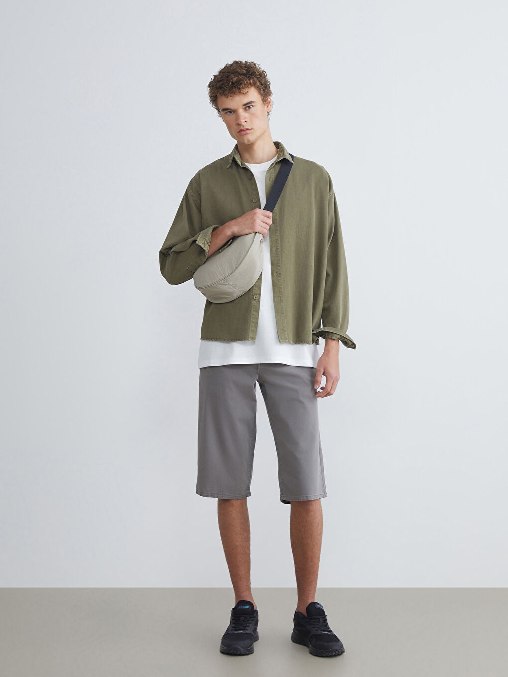 Haki Standart Kalıp Erkek Jean Şort