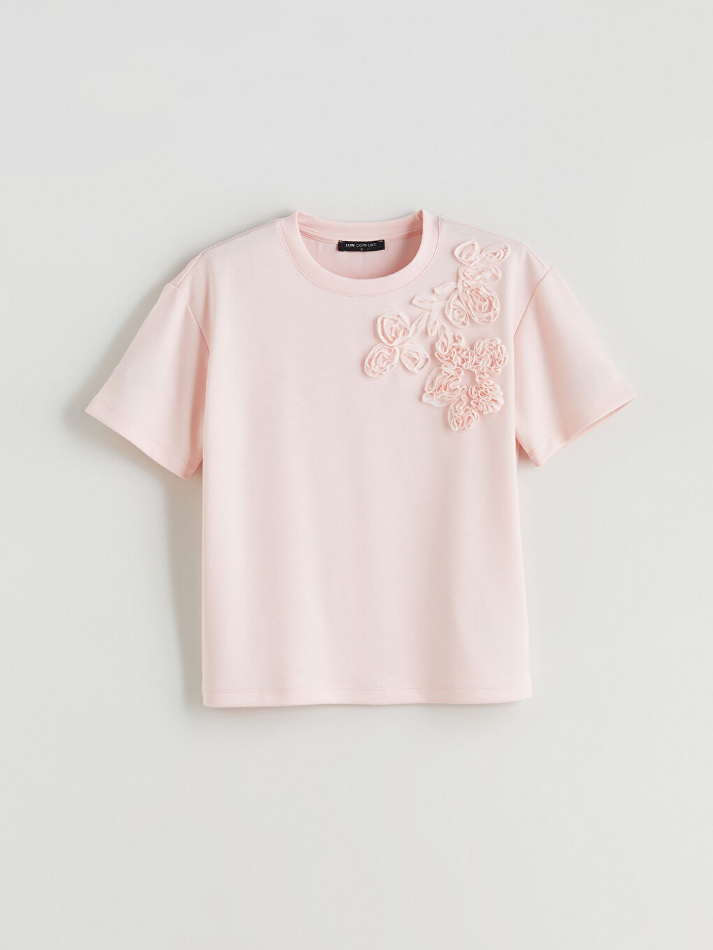 Pembe Bisiklet Yaka Gül İşlemeli Kadın Tişört-4