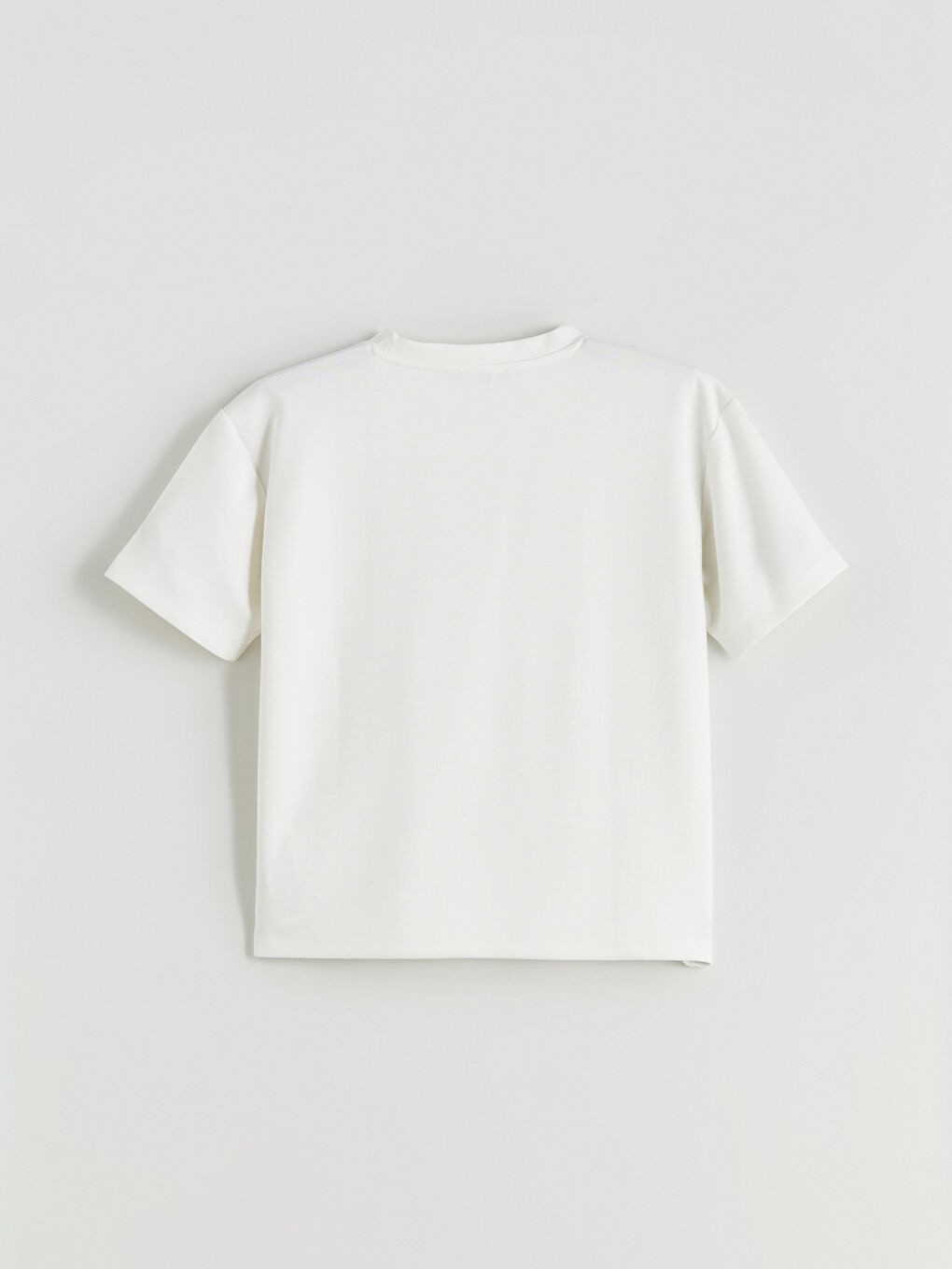 Ekru Bisiklet Yaka Gül İşlemeli Kadın Tişört-5