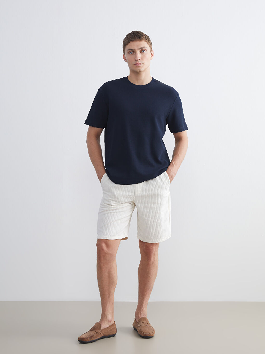 Ekru Standart Kalıp Armürlü Erkek Şort